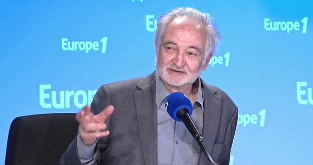 Gilets Jaunes : Attali change de stratégie