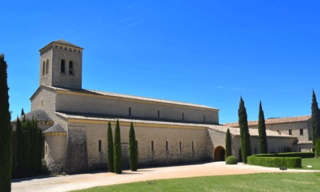 L’abbaye Sainte-Madeleine du Barroux où la tradition amène les vocations !