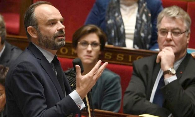 Pourquoi le gouvernement soutient-il encore Delevoye ?