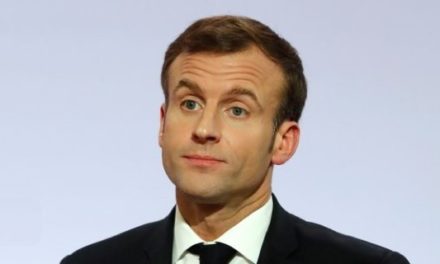 Macron désavoué
