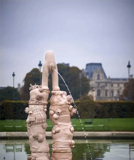 Hommage aux figures de la féminité triomphante - Place royale Nantes