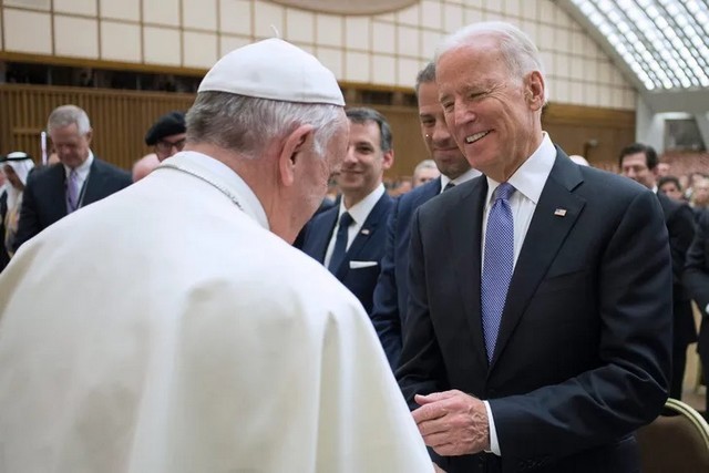 Pape François - Joe Biden - conférence soins-sante Vatican - 29 avril 2016