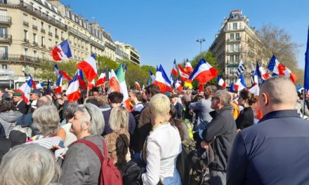 Marche de la Fierté Française : la France tient bon