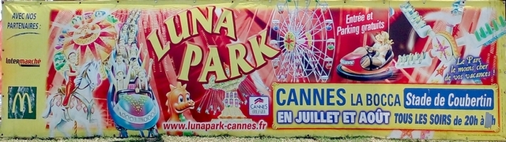 Gilets Jaunes - Cannes La Bocca - Tourrades - 9 mai 2022 - Luna Park