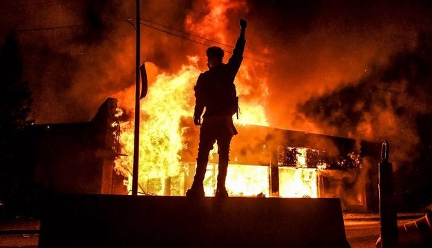 Une révolution violente peut-elle être évitée ?