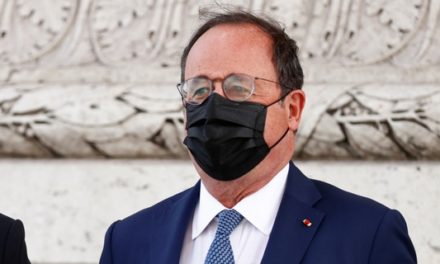 François Hollande : mollasson mais belliciste