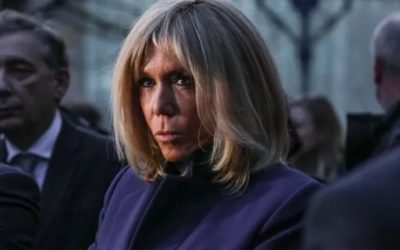 Brigitte Macron acculée