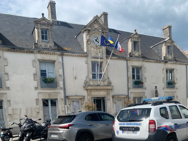 Mairie Noirmoutier - Drapeau Ukraine