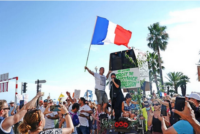 Nice - 7 août 2021 - Manifestation anti-pass - Francis Lalanne
