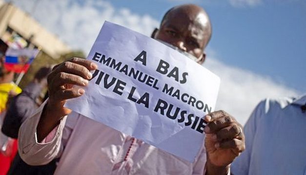 Les Africains ont viré Macron. Pourquoi pas nous ?
