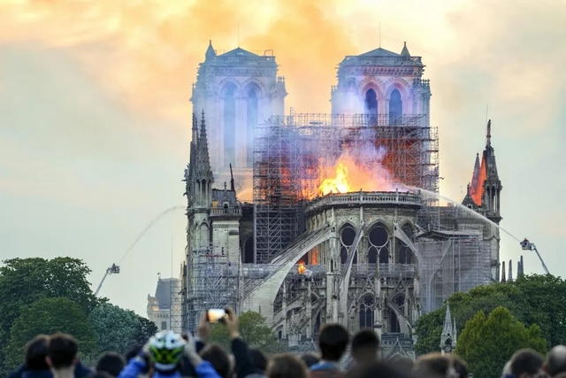 Incendie criminel de Notre-Dame de Paris : les faits sont là