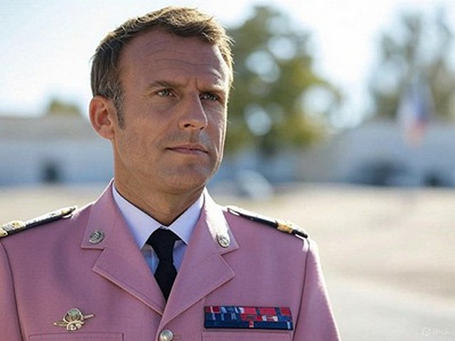 Macron officier LGBT