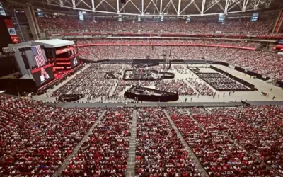 Tucker Carlson, lors de son discours aux funérailles de Charlie Kirk