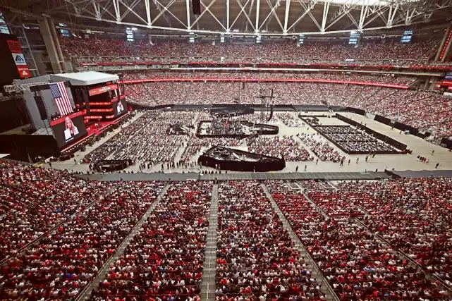 Hommage Charlie Kirk – Glendale Arizona – 21 septembre 2025 Hommage Charlie Kirk - Glendale Arizona - 21 septembre 2025