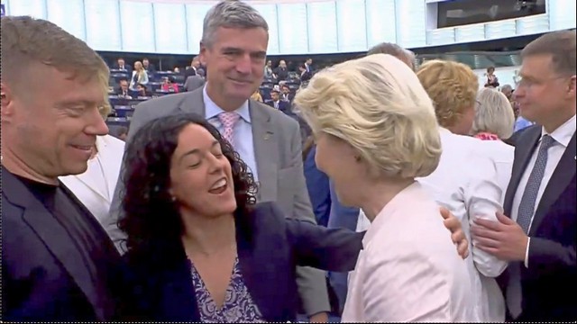 Manon Aubry - Ursula Von Der Leyen