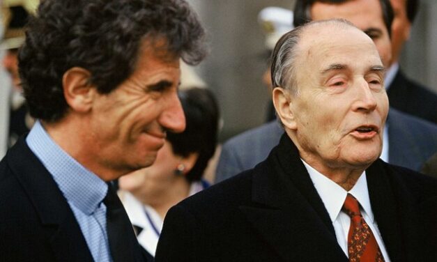 Démission forcée de Jack Lang&nbsp;: la fin de l’ère Mitterrand