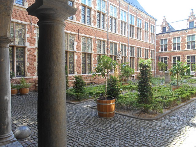 Les jardins du musée Plantin-Moretus