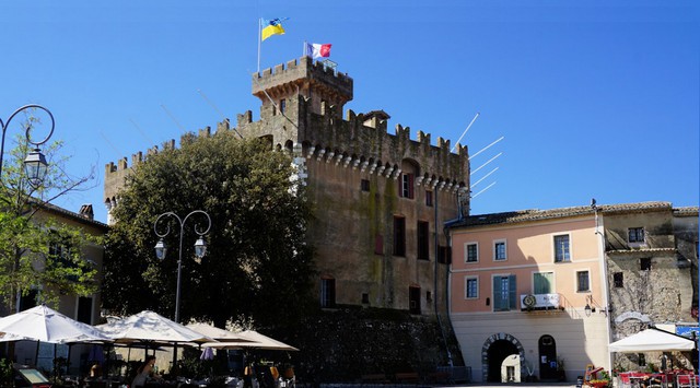 Château Grimaldi - Cagnes-sur-Mer - Drapeau ukrainien